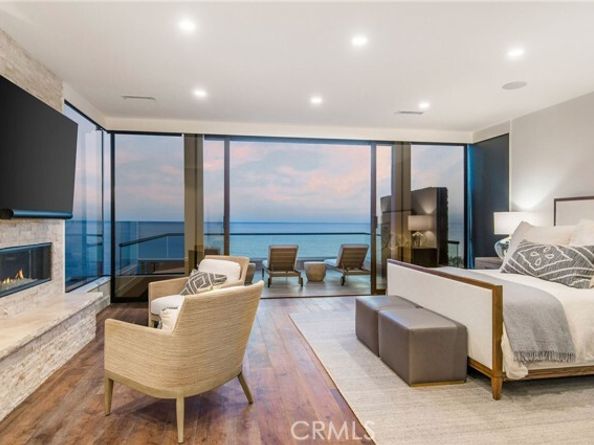 2492 Glenneyre Street, Laguna Beach CA 92651