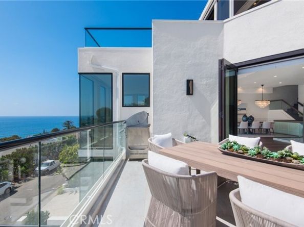 2492 Glenneyre Street, Laguna Beach CA 92651