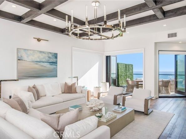 2492 Glenneyre Street, Laguna Beach CA 92651