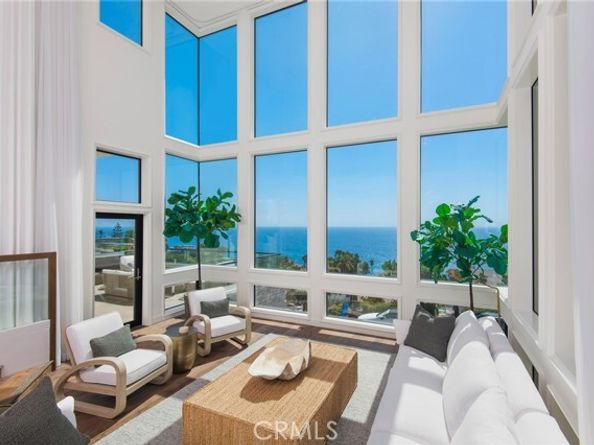 2492 Glenneyre Street, Laguna Beach CA 92651