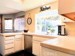 26151 Owl Court, Lake Forest (el Toro) CA 92630