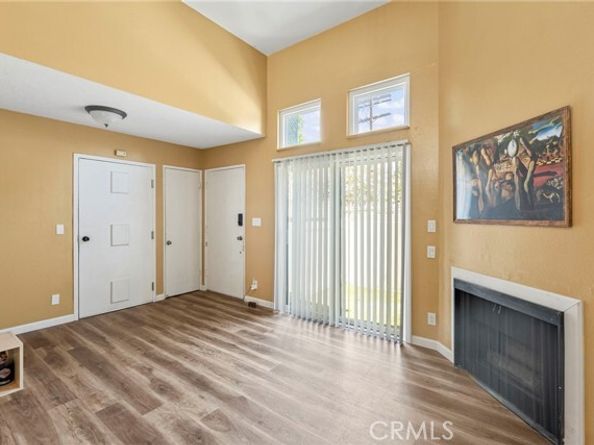 15106 Nordhoff Street 29, North Hills (los Angeles) CA 91343