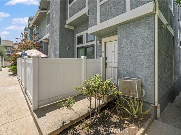 15106 Nordhoff Street 29, North Hills (los Angeles) CA 91343