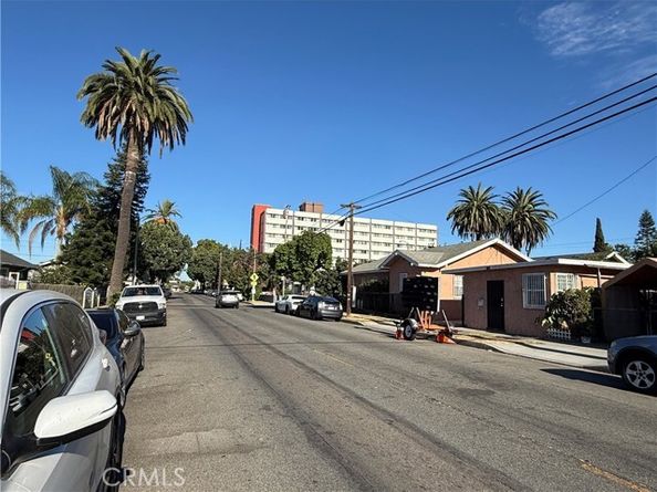 1047 E New York, Long Beach CA 90813