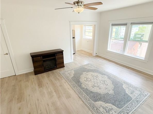 325 W 3rd 507, Long Beach CA 90802