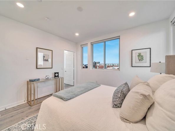 273 W 8th Street, San Pedro (los Angeles) CA 90731