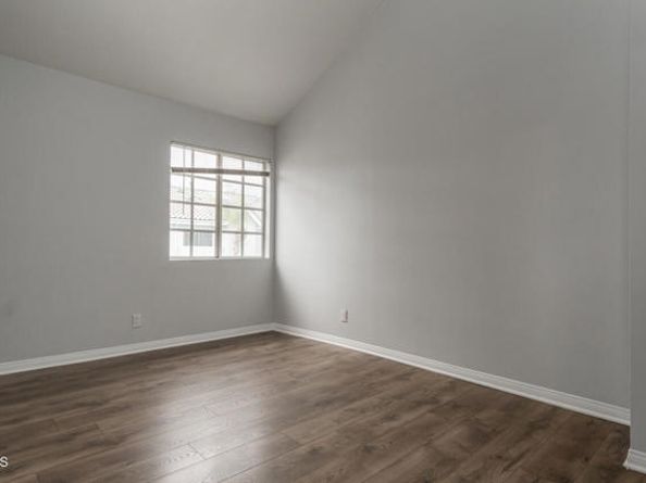 9216 Tobias Avenue 22, Panorama City (los Angeles) CA 91402
