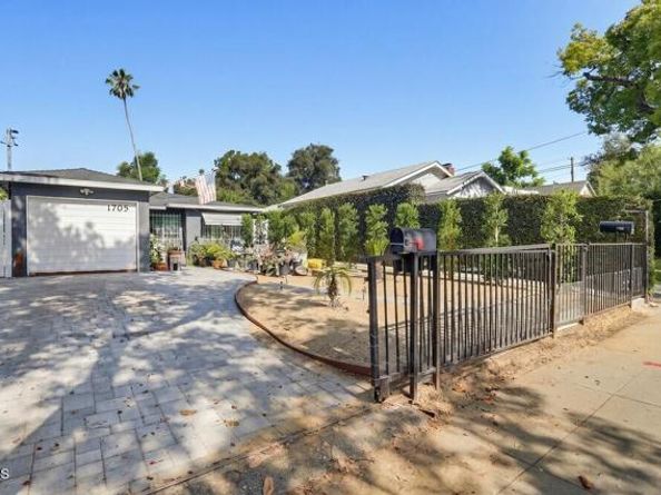 1705 N Madison Avenue, Pasadena CA 91104