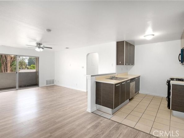 7254 Vassar Ave 308, Canoga Park (los Angeles) CA 91303