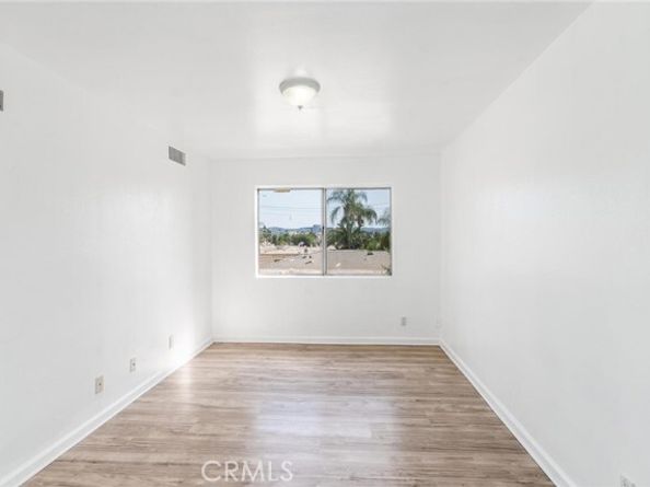 7254 Vassar Ave 308, Canoga Park (los Angeles) CA 91303