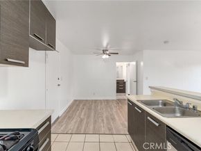 7254 Vassar Ave 308, Canoga Park (los Angeles) CA 91303