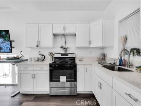 22137 Gault Street, Canoga Park (los Angeles) CA 91303