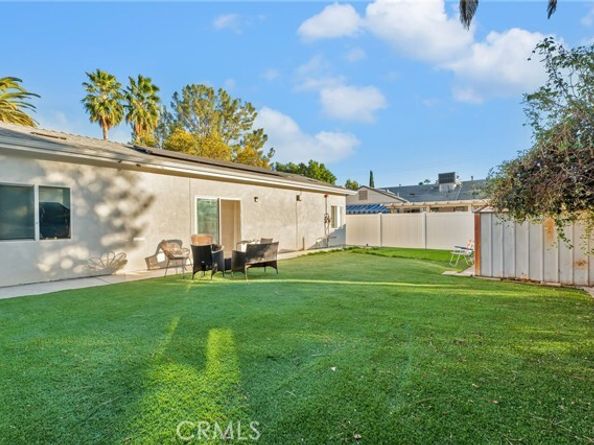 22137 Gault Street, Canoga Park (los Angeles) CA 91303