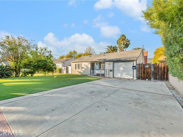 22137 Gault Street, Canoga Park (los Angeles) CA 91303