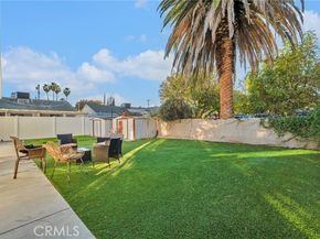 22137 Gault Street, Canoga Park (los Angeles) CA 91303