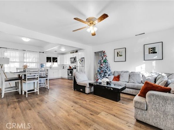 22137 Gault Street, Canoga Park (los Angeles) CA 91303