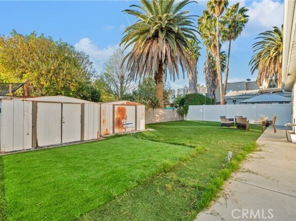 22137 Gault Street, Canoga Park (los Angeles) CA 91303