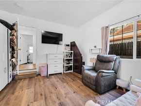 22137 Gault Street, Canoga Park (los Angeles) CA 91303