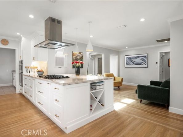 16600 Gilmore Street, Los Angeles CA 91406