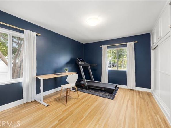 16600 Gilmore Street, Los Angeles CA 91406