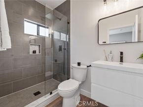 7717 Jamieson Avenue, Reseda (los Angeles) CA 91335