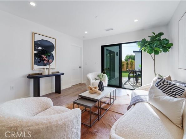 7717 Jamieson Avenue, Reseda (los Angeles) CA 91335