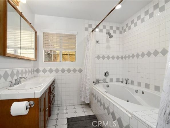 22736 Runnymede, West Hills (los Angeles) CA 91307