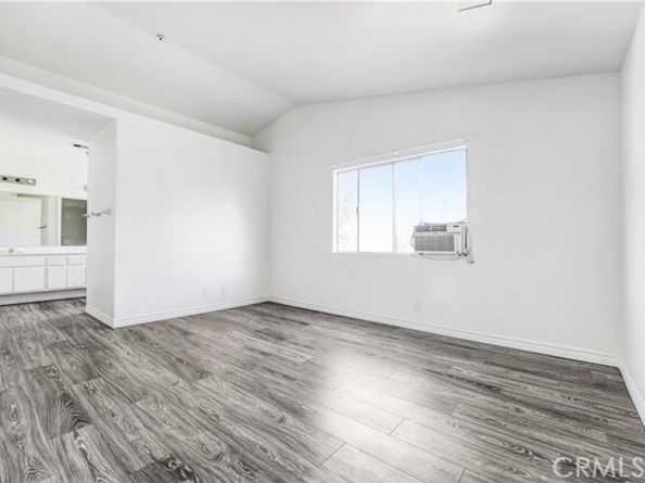 14300 Terra Bella 20, Panorama City (los Angeles) CA 91402