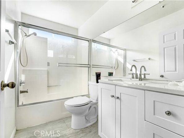 14300 Terra Bella 20, Panorama City (los Angeles) CA 91402