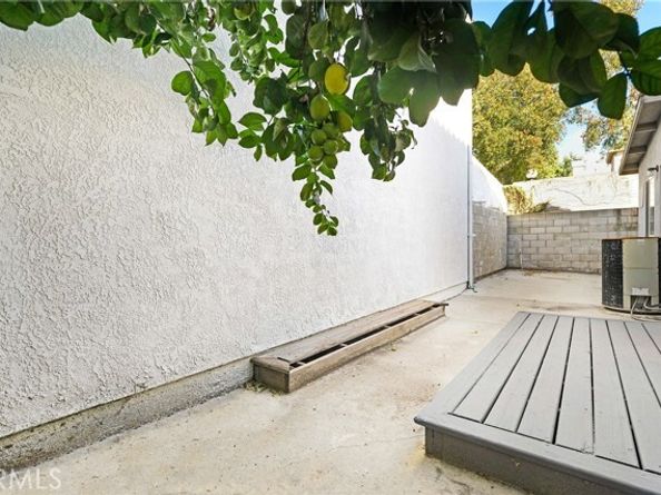 14300 Terra Bella 20, Panorama City (los Angeles) CA 91402