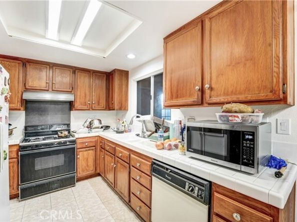 14300 Terra Bella 20, Panorama City (los Angeles) CA 91402