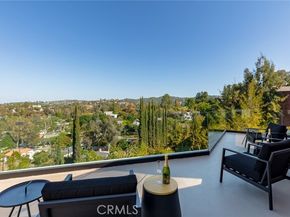 5130 Medina Road, Woodland Hills (los Angeles) CA 91364