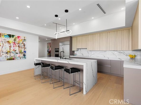 5130 Medina Road, Woodland Hills (los Angeles) CA 91364
