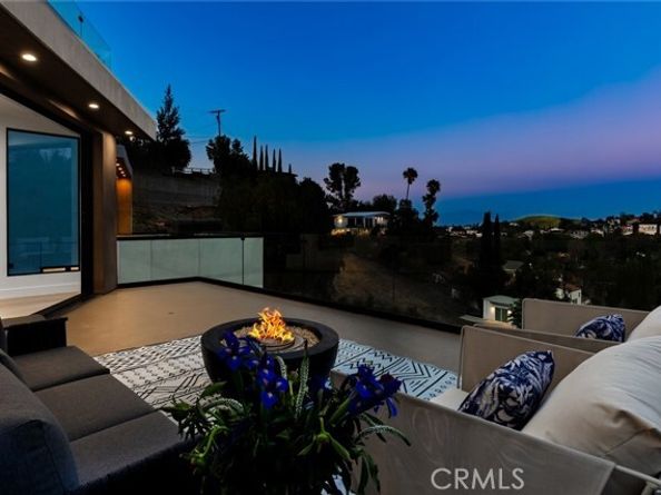 5130 Medina Road, Woodland Hills (los Angeles) CA 91364
