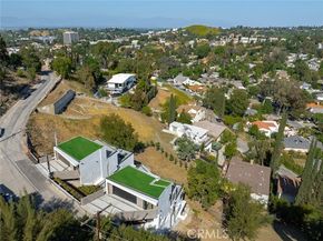 5130 Medina Road, Woodland Hills (los Angeles) CA 91364