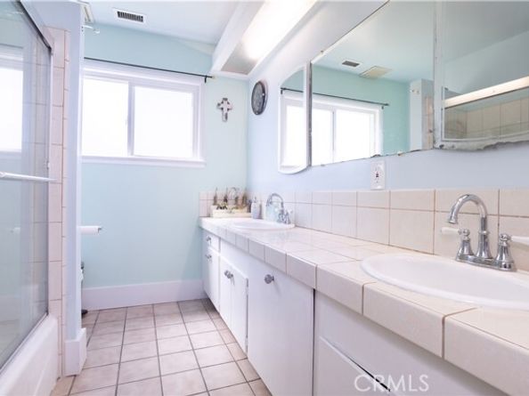 12827 Covello Street, North Hollywood (los Angeles) CA 91605