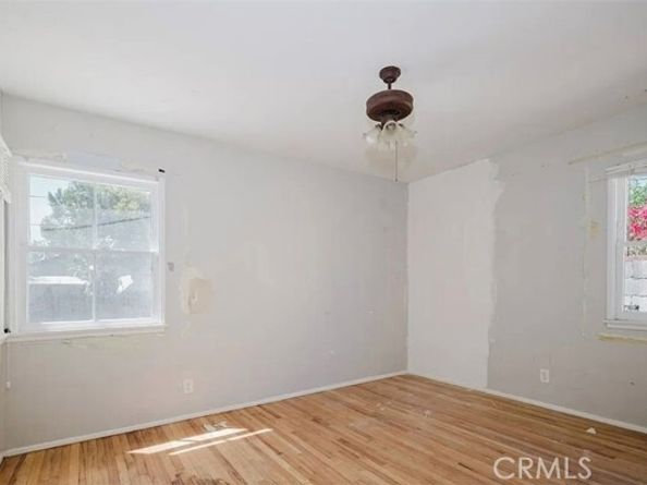 16918 Bassett Street, Los Angeles CA 91406