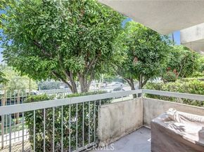 6939 Alabama Avenue 105, Canoga Park (los Angeles) CA 91303