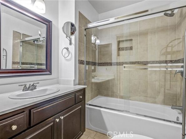 6939 Alabama Avenue 105, Canoga Park (los Angeles) CA 91303