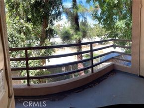 6815 Remmet Avenue 216, Canoga Park (los Angeles) CA 91303