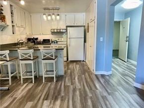 6815 Remmet Avenue 216, Canoga Park (los Angeles) CA 91303