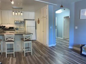 6815 Remmet Avenue 216, Canoga Park (los Angeles) CA 91303