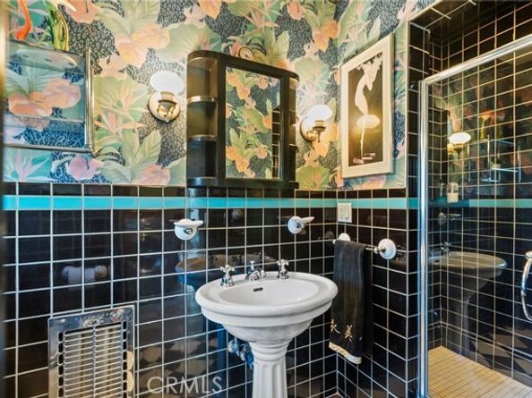 9548 Cedros Avenue, Panorama City (los Angeles) CA 91402