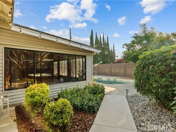 9548 Cedros Avenue, Panorama City (los Angeles) CA 91402