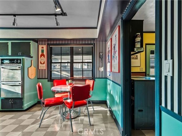 9548 Cedros Avenue, Panorama City (los Angeles) CA 91402