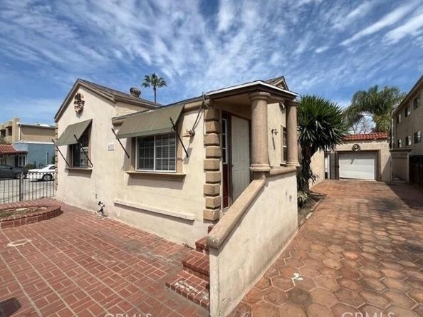 14717 Victory Boulevard, Van Nuys (los Angeles) CA 91411
