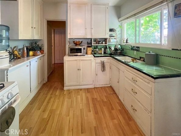 5919 Cantaloupe Avenue, Los Angeles CA 91401