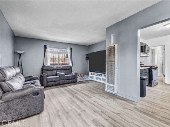 9402 Hickory, Los Angeles CA 90002