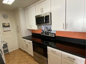 5334 Lindley Avenue 319, Encino (los Angeles) CA 91316