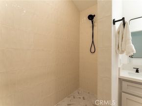 16122 San Fernando Mission Boulevard, Granada Hills (los Angeles) CA 91344